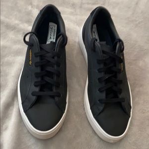 adidas Shoes - 🎱Adidas Sleek, black leather, women’s shoe 7.5 adidas Shoes - 🎱Adidas Sleek, black leather, women’s shoe 7.5
